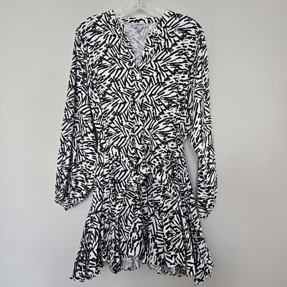 WKND WYFR Stylish Black & White Patterned Dress Long Puff Sleeves Size XS - Picture 1 of 10